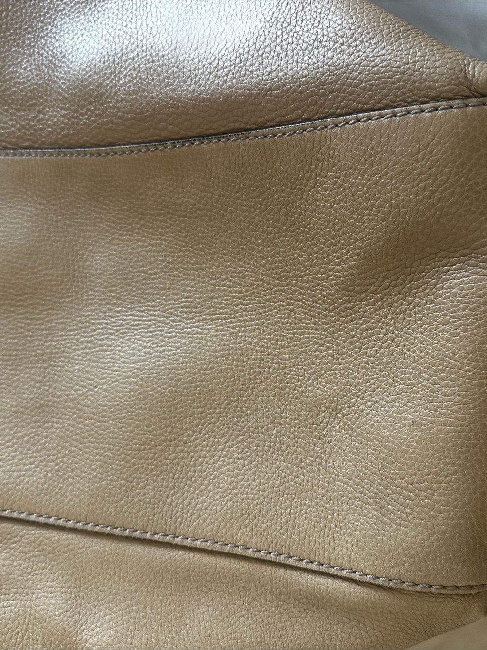 Gucci Tan Leather Shoulder Bag with Chain Straps and Tassel - Picture 9 of 13